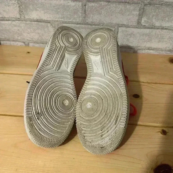 2020 Air Force 1 '07 LV8 'Double Air Pack - Laser Crimson; Youth size 5Y - Picture 3 of 3